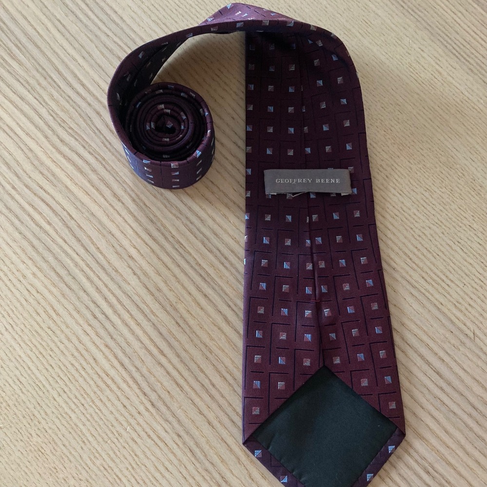 Geoffrey Beene Necktie Mens OS Burgundy Geometric Silk Classic Hand Finished Tie